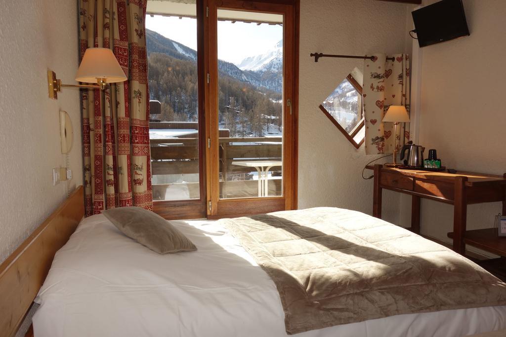 Hotel L'Escale Blanche Les Orres Rum bild